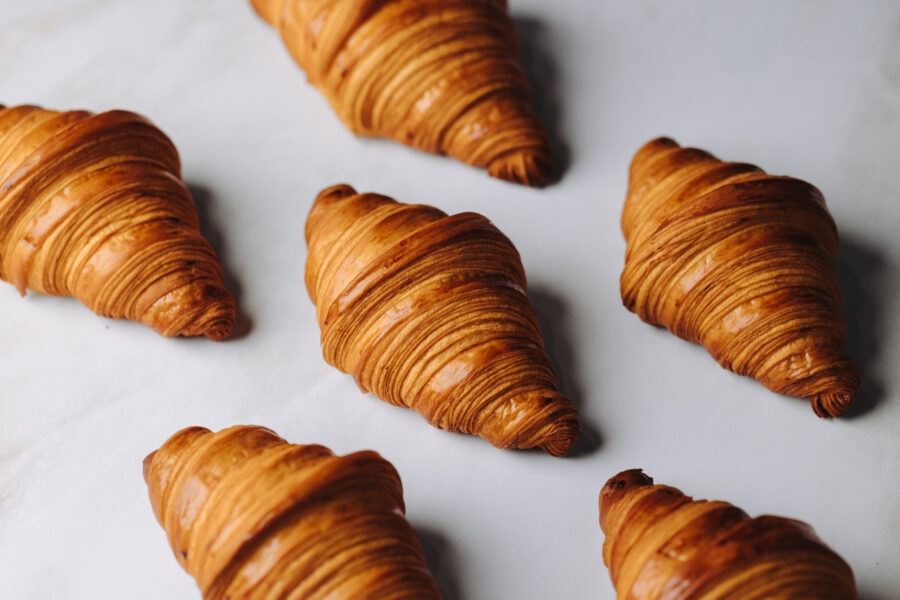 PLAIN CROISSANT